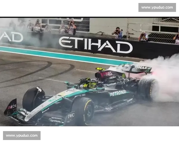 诺里斯墨西哥站封王登顶，法拉利 1 分反超梅奔